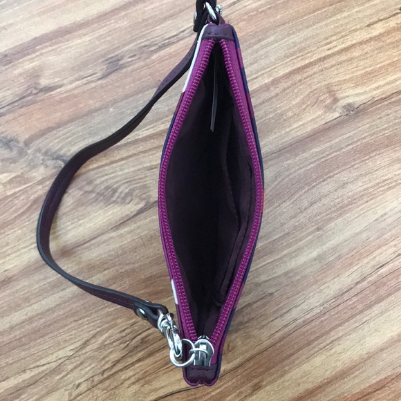 Coach wristlet - Picture 3 of 3